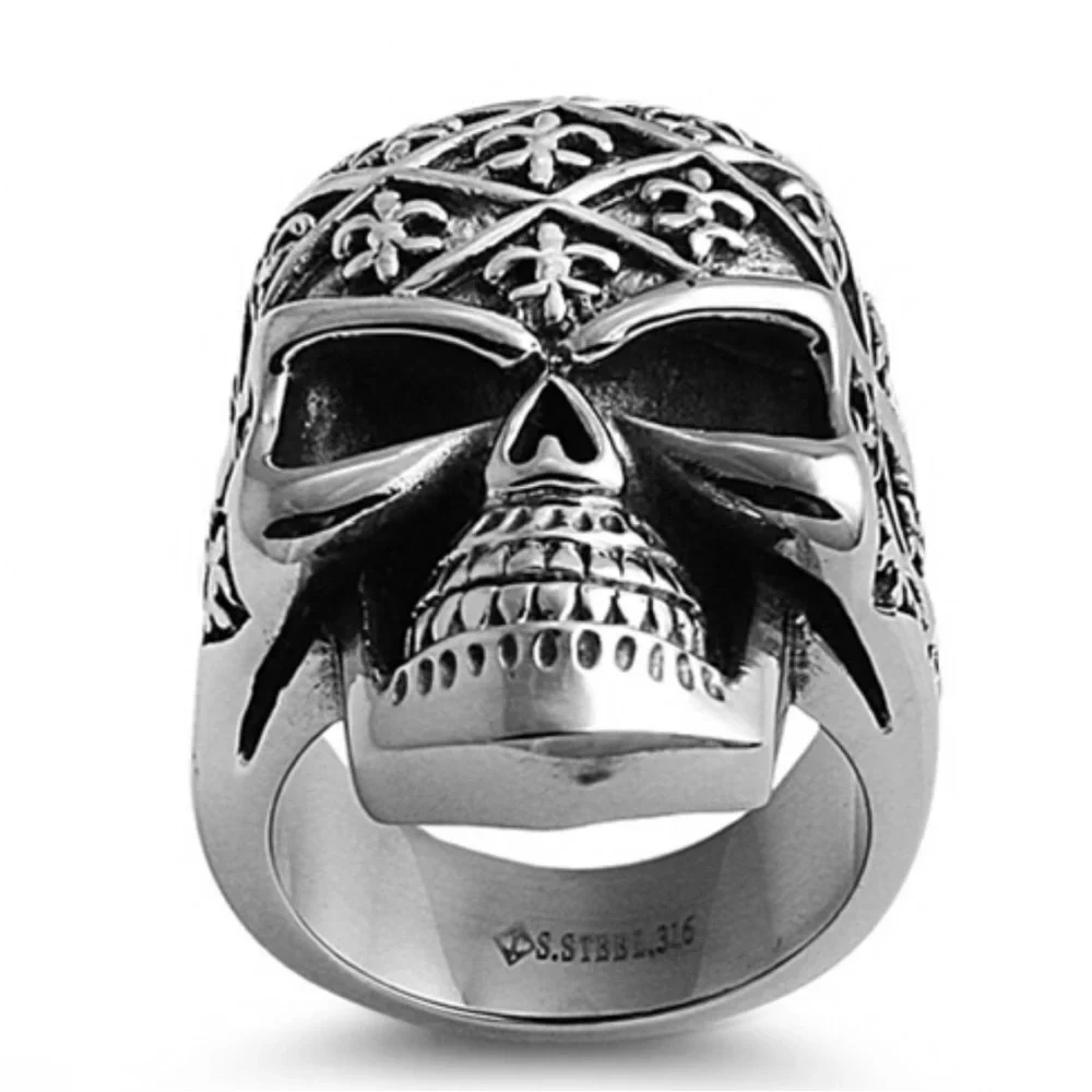 Biker Skull Ring in Stainless steel. Size 11.75 US